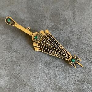 Vintage Hidden Hearts Umbrella 3” Brooch Gold Tone Green Rhinestone Accents